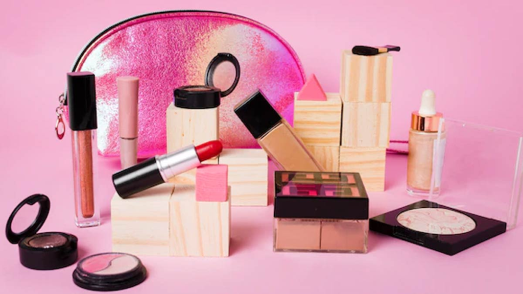 Makeup Tips 2026 featuring simple natural makeup ideas, fresh everyday looks, soft blush, defined eyes, and comfortable lip shades.