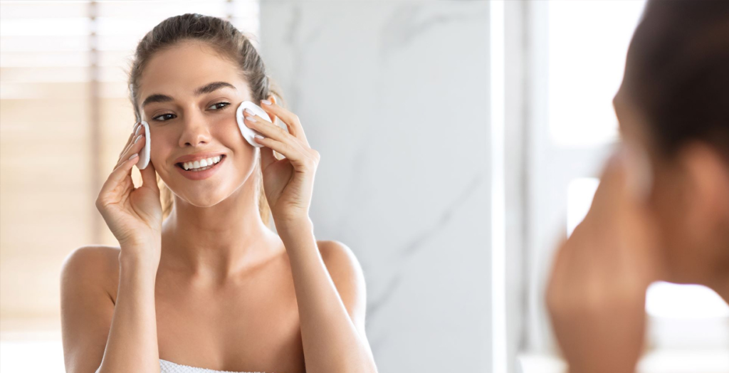 Everyday beauty tips for a fresh look with simple skincare, natural makeup, healthy hair, and self-care essentials.