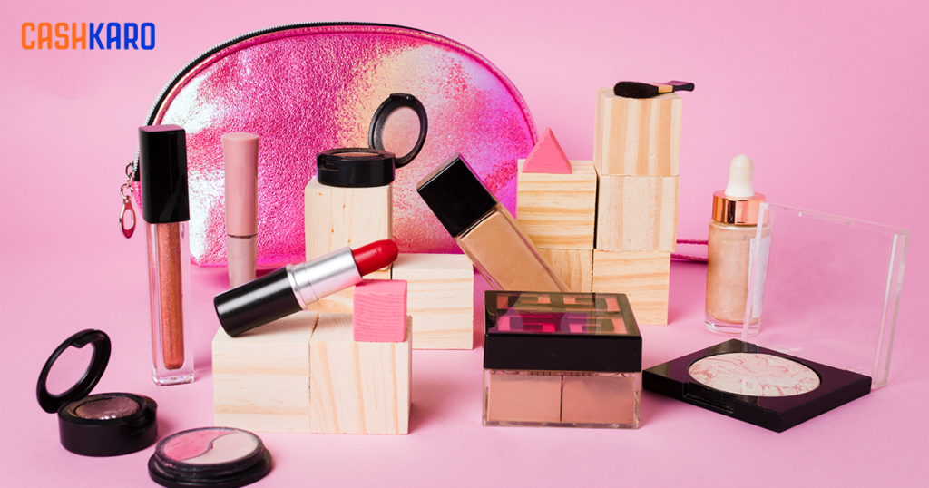 Beauty tools for skincare, haircare, and makeup, including facial rollers, makeup brushes, sponges, combs, and hair styling tools.