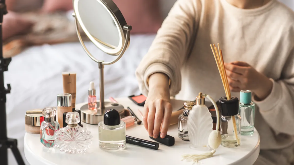 Beauty tools for skincare, haircare, and makeup, including facial rollers, makeup brushes, sponges, combs, and hair styling tools.