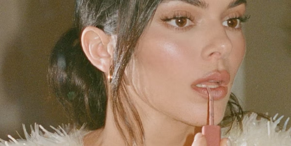 Makeup Trends 2026 featuring a fresh everyday makeup look with glowing skin, soft blush, natural brows, subtle eye makeup, and a soft lip colour.